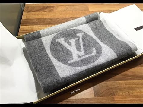 LV scarf unboxing 